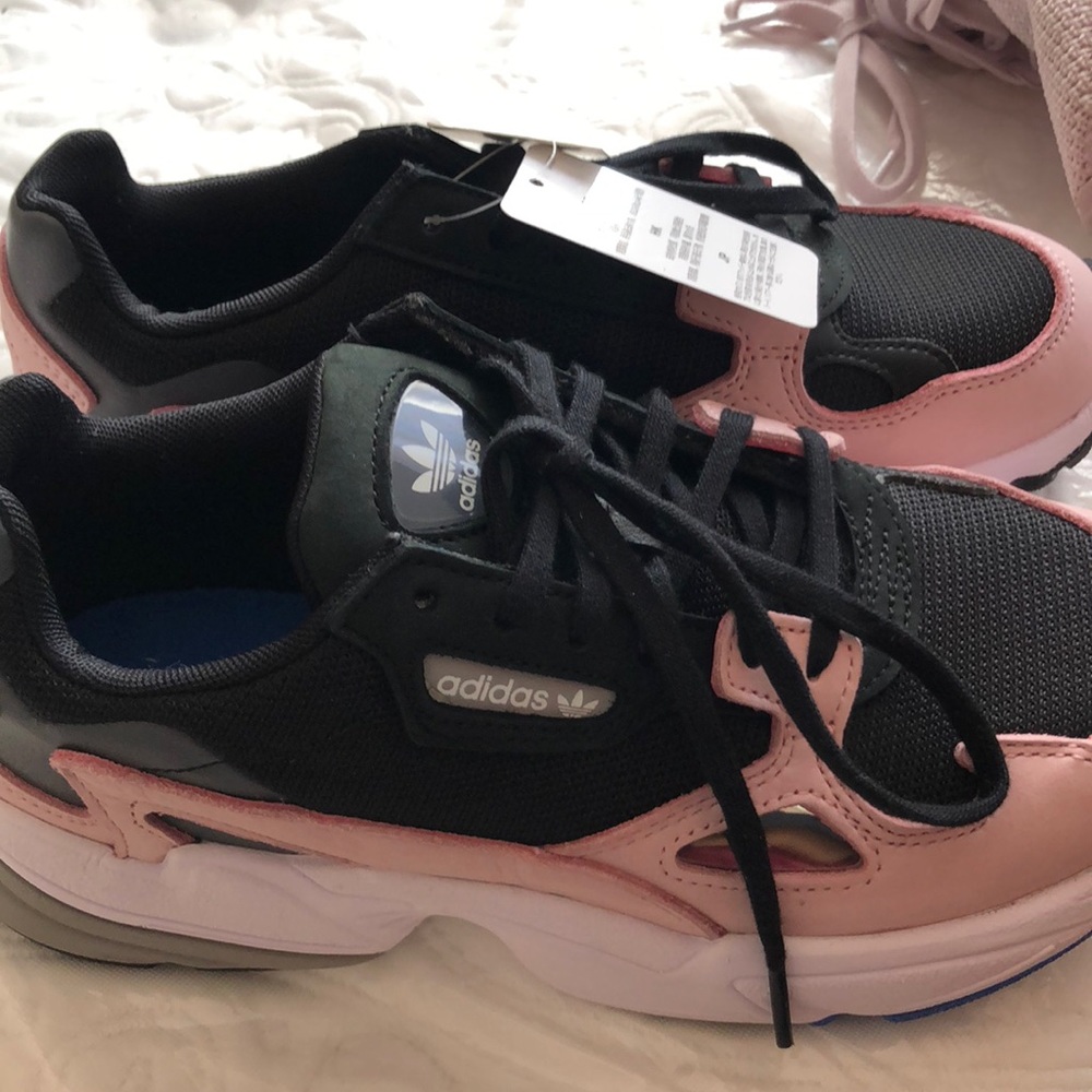 Adidas Falcon